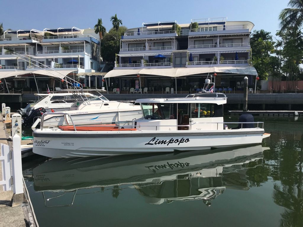Axopar 28 Phket Luxury Yacht Charter Thailand (1) Boat Lagoon